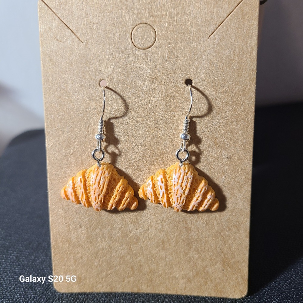 Croissant Earrings Food Novelty Silver Tone Charm Earrings‎ Women NWOT